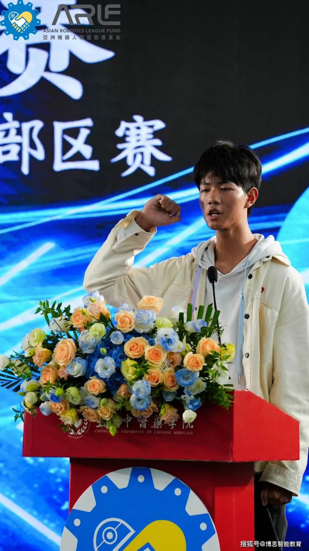 丹妮洛娃为艺术牺牲的原因