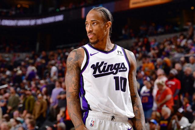 包含加时末段NBA季后赛焦点战，萨克拉门托国王官宣签约，引发热议，赛季目标并未改变的词条