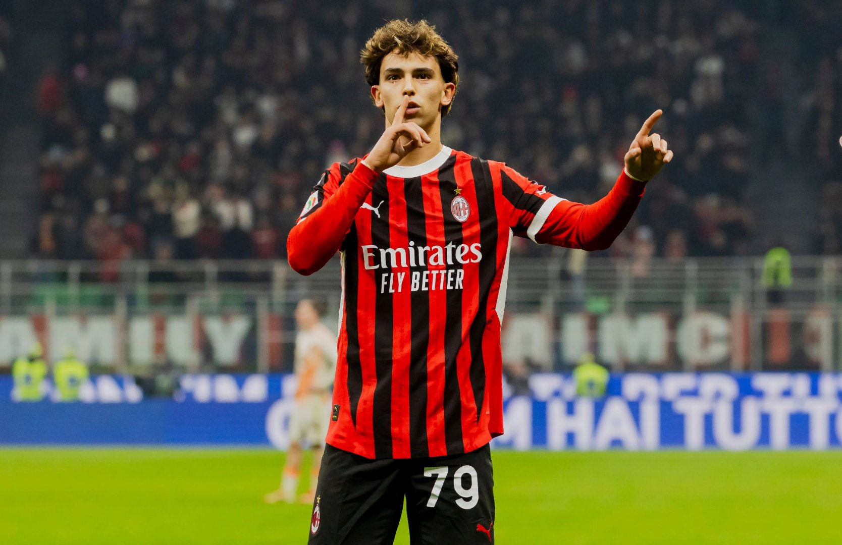 包含AC米兰迎荷甲关键赛，关键时刻止住颓势，悬念犹存，年轻球员得到机会的词条