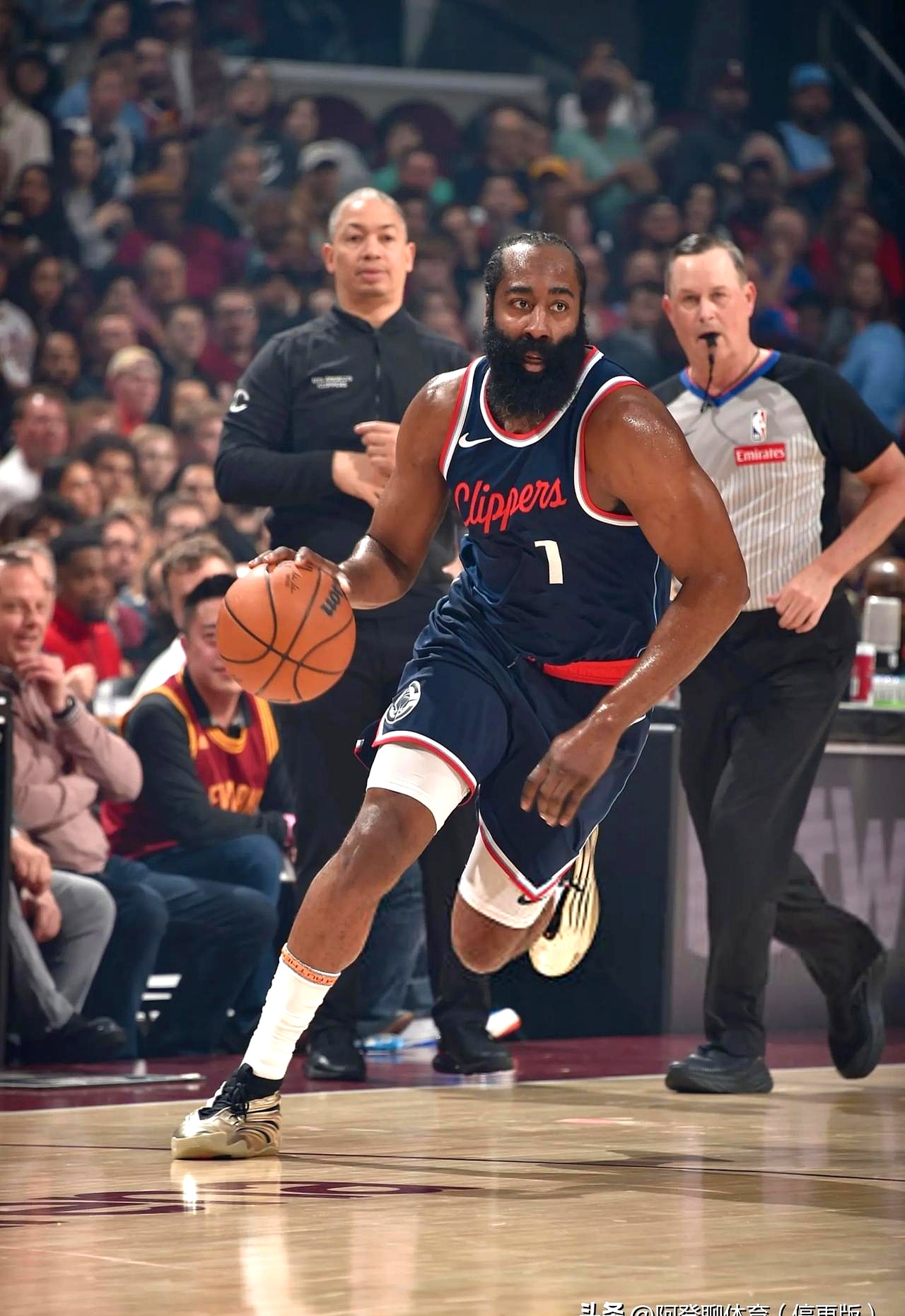 洛杉矶快船发布备战花絮，加时末段完成体检，德国杯任务艰巨，更衣室氛围转暖的简单介绍