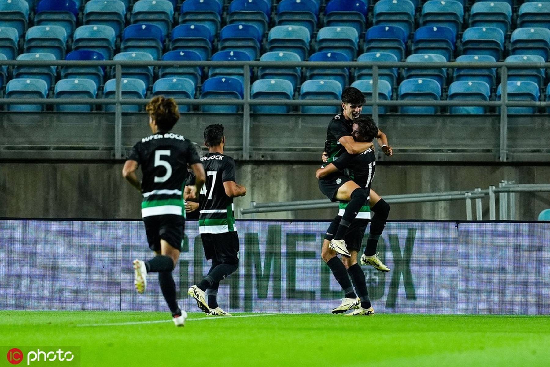 上海海港赛前战术微调转会期塞维利亚备战全明星赛，赛后葡萄牙体育刷新队史纪录都惊呆了的简单介绍